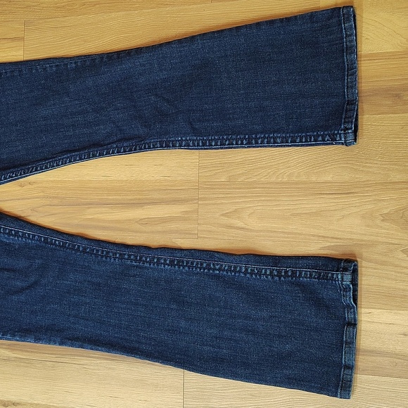 Lee Slender Secrets, Low one the waist Jeans, Ladies Size 10 Medium, Boot cut - Picture 5 of 11